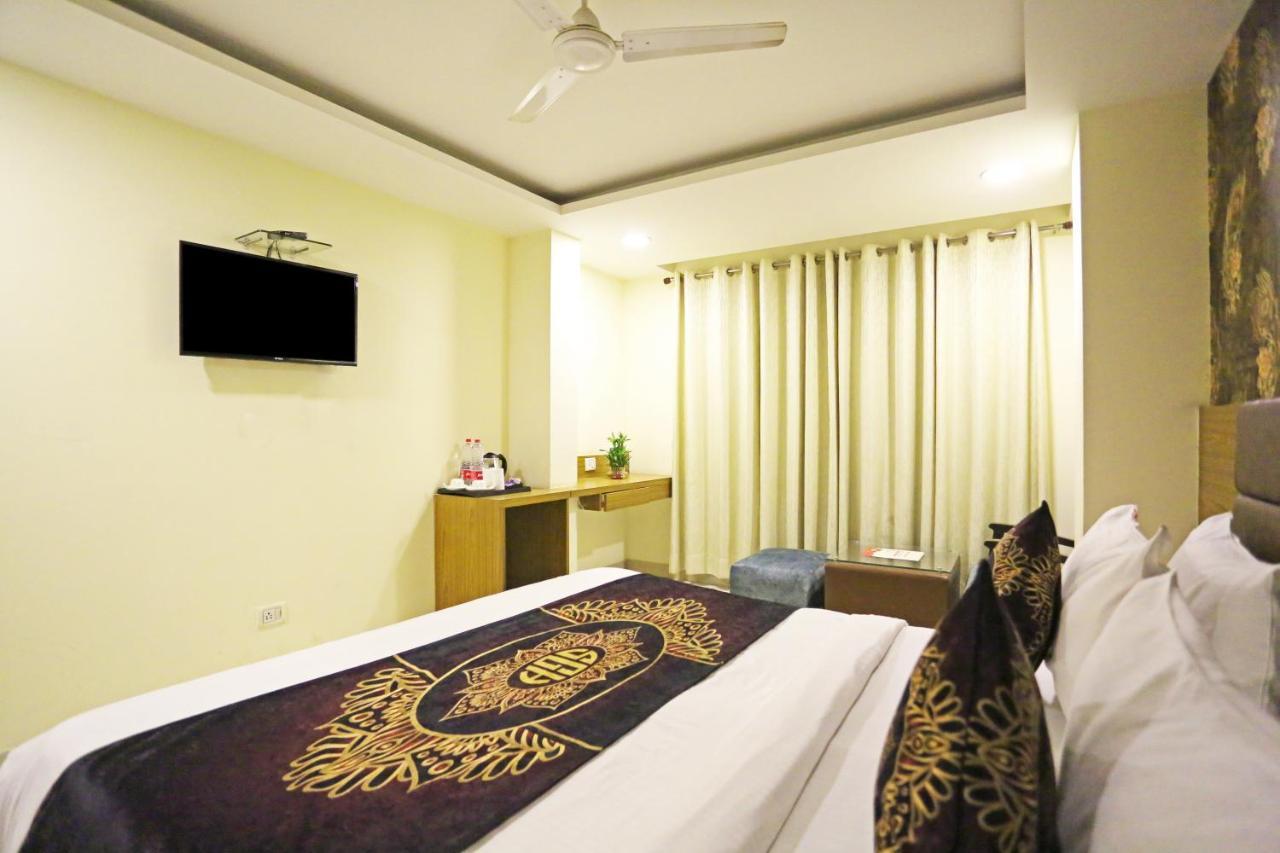 Hotel Grand Suites By D'Capitol Near Delhi Airport Ню Делхи Екстериор снимка