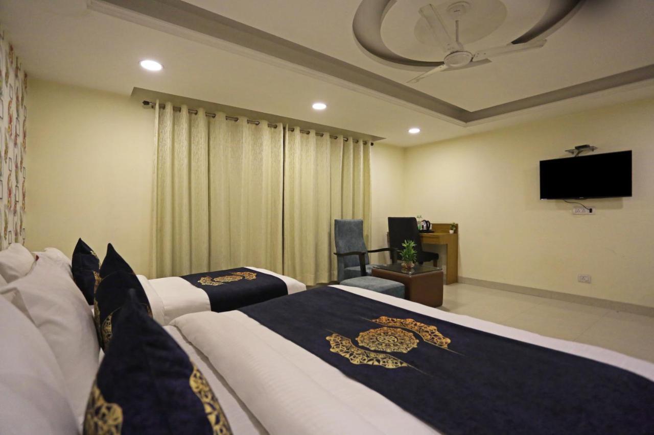 Hotel Grand Suites By D'Capitol Near Delhi Airport Ню Делхи Екстериор снимка