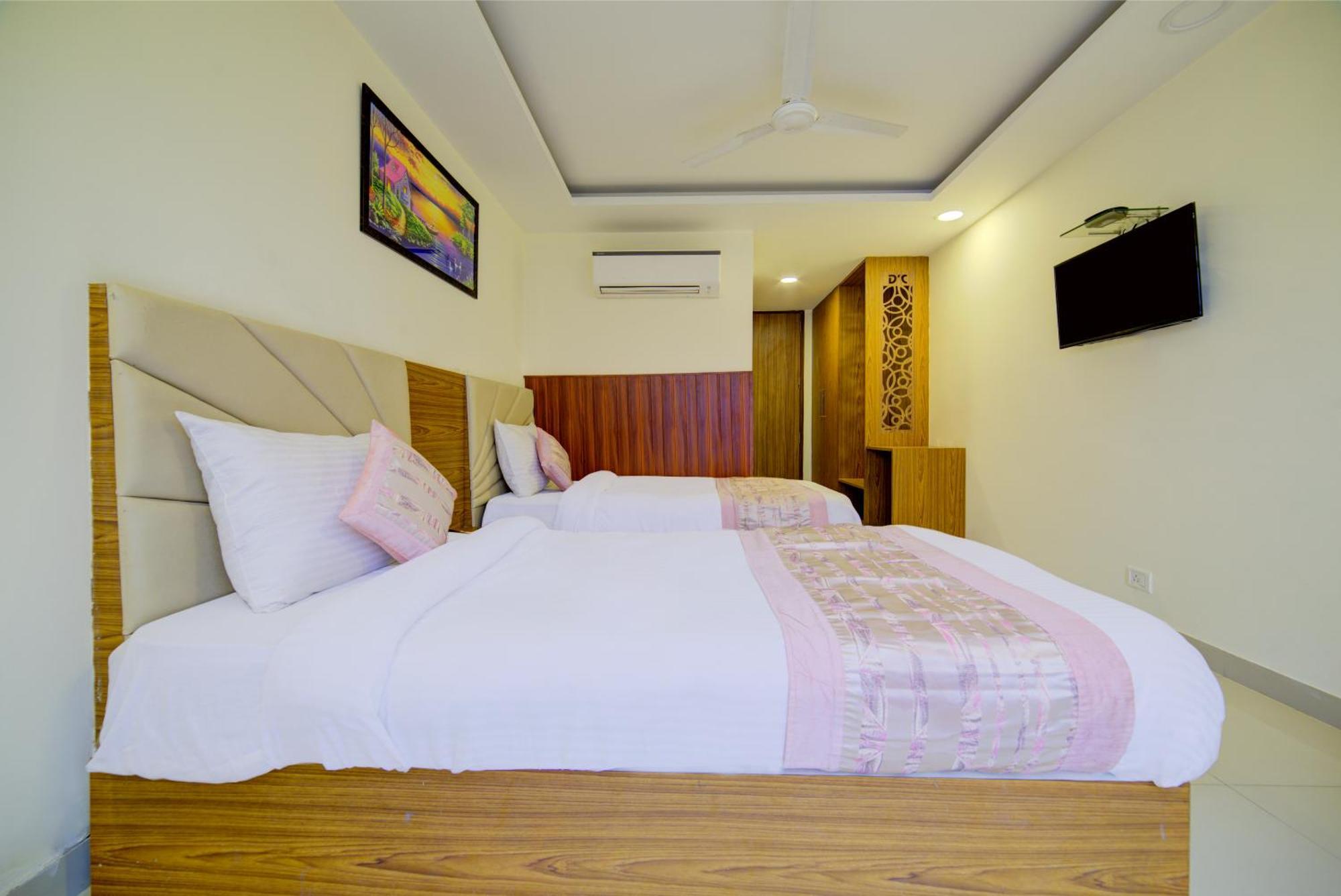 Hotel Grand Suites By D'Capitol Near Delhi Airport Ню Делхи Екстериор снимка