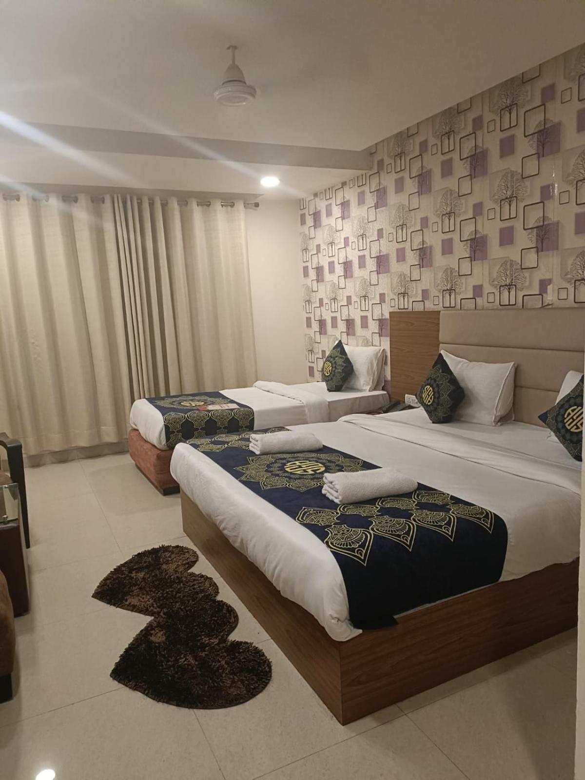 Hotel Grand Suites By D'Capitol Near Delhi Airport Ню Делхи Екстериор снимка
