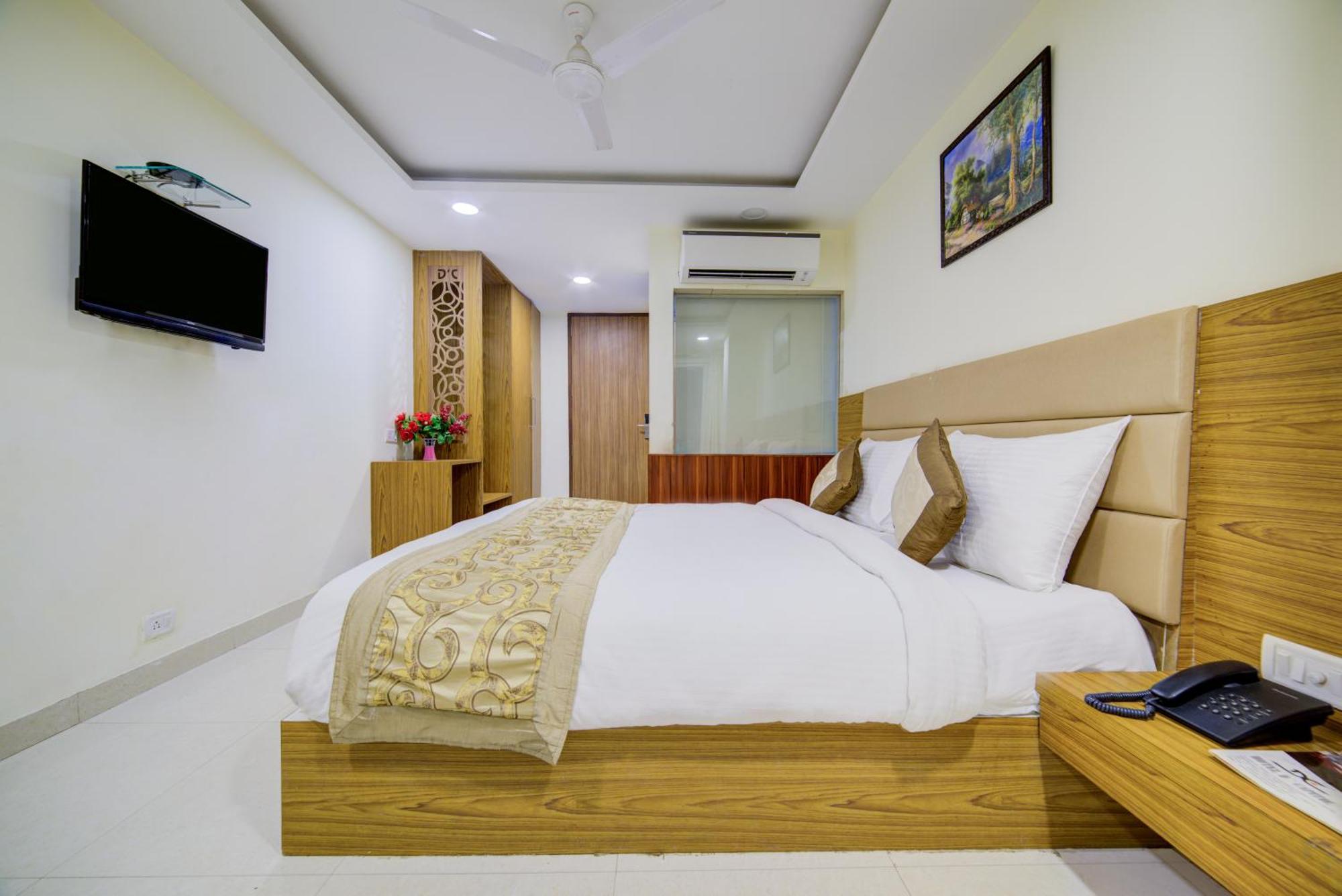 Hotel Grand Suites By D'Capitol Near Delhi Airport Ню Делхи Екстериор снимка