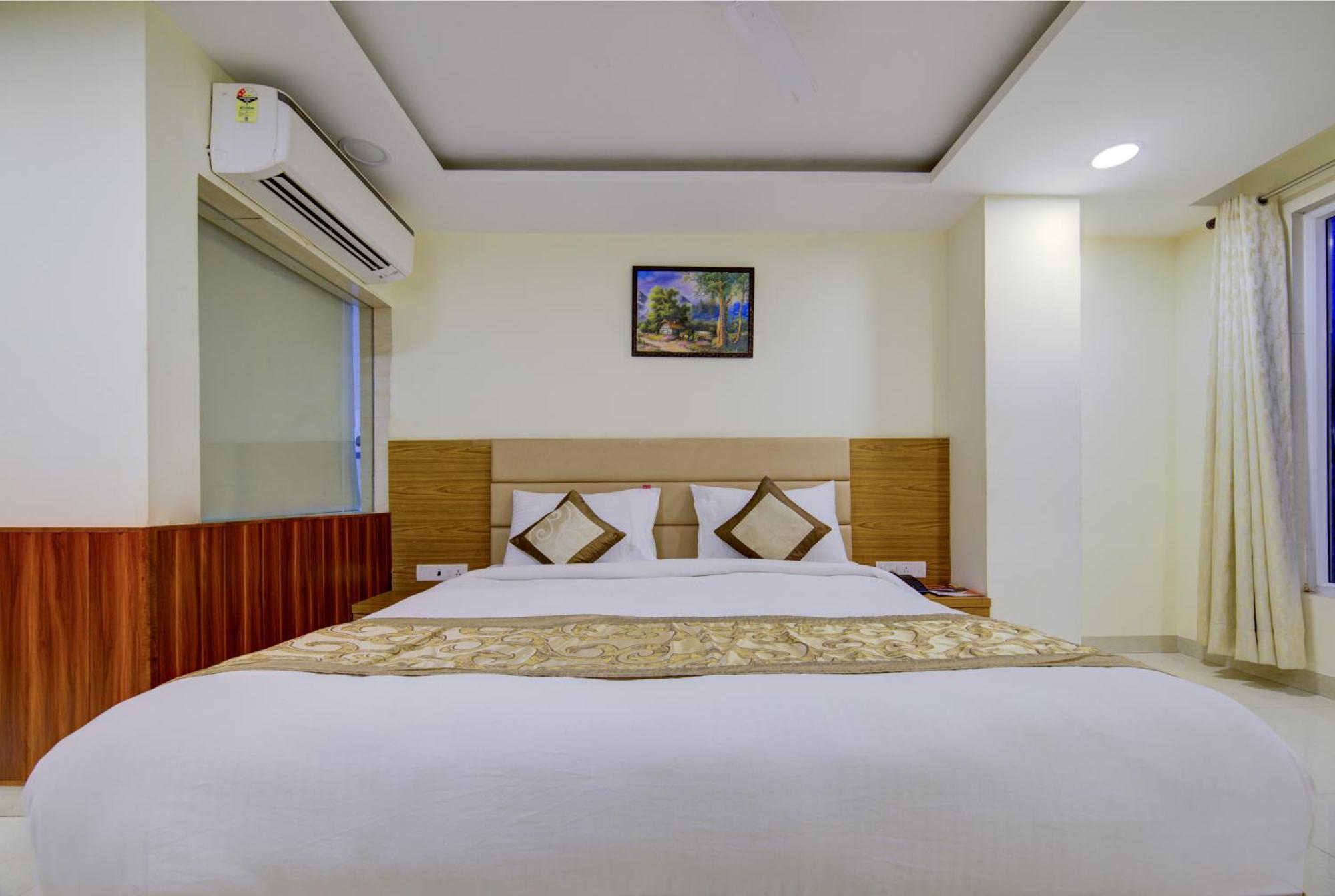 Hotel Grand Suites By D'Capitol Near Delhi Airport Ню Делхи Екстериор снимка