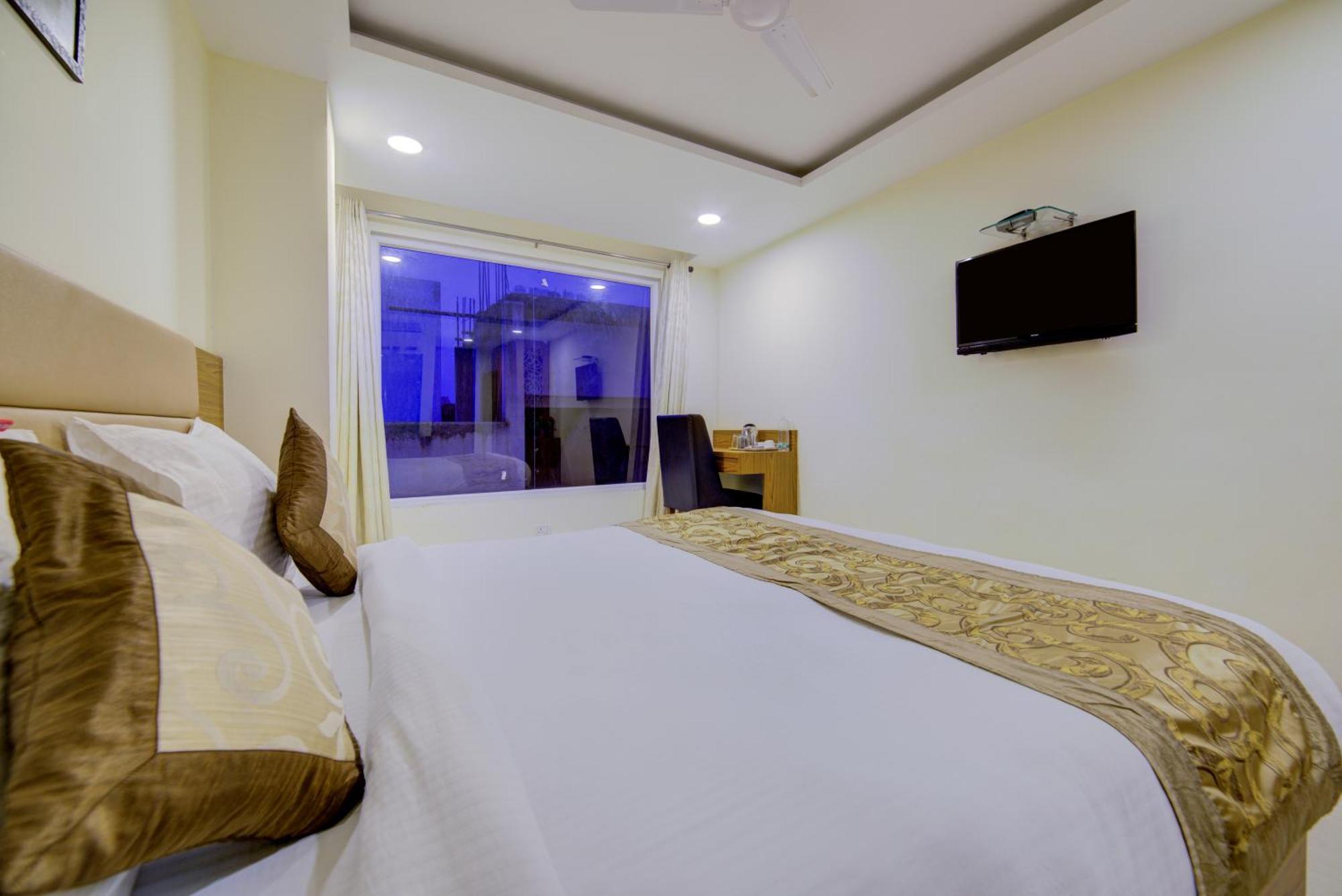 Hotel Grand Suites By D'Capitol Near Delhi Airport Ню Делхи Екстериор снимка