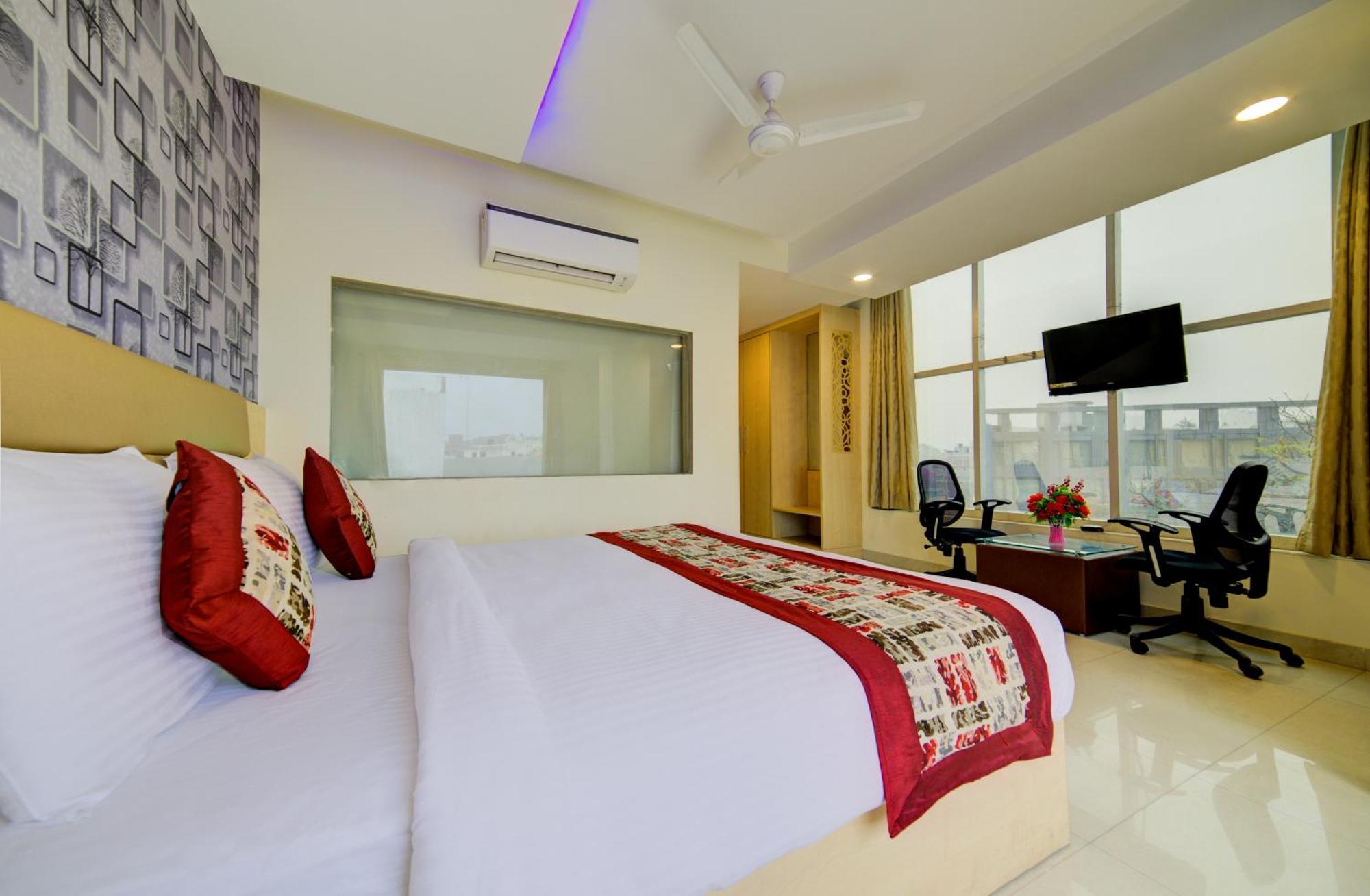 Hotel Grand Suites By D'Capitol Near Delhi Airport Ню Делхи Екстериор снимка