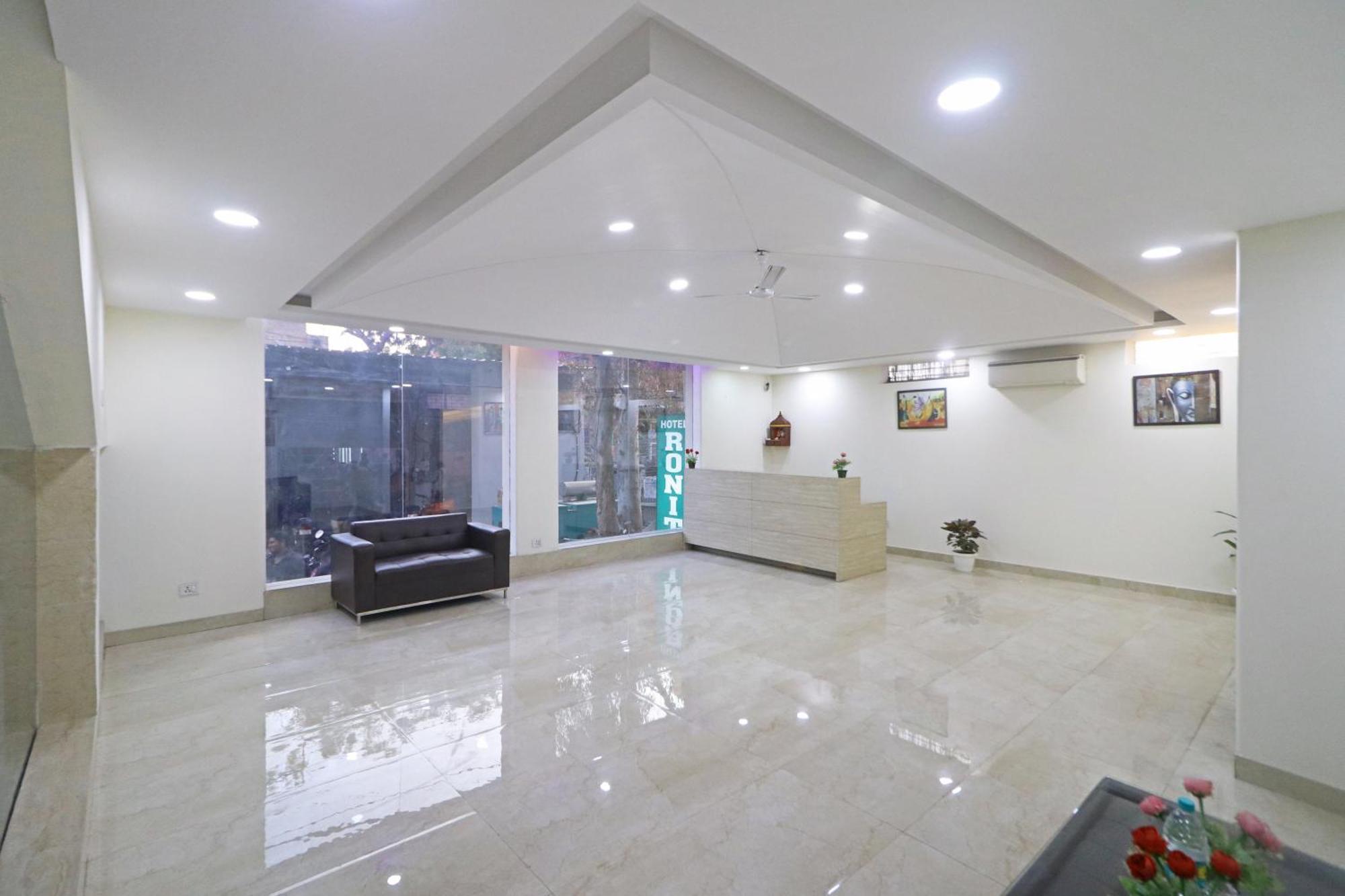 Hotel Grand Suites By D'Capitol Near Delhi Airport Ню Делхи Екстериор снимка