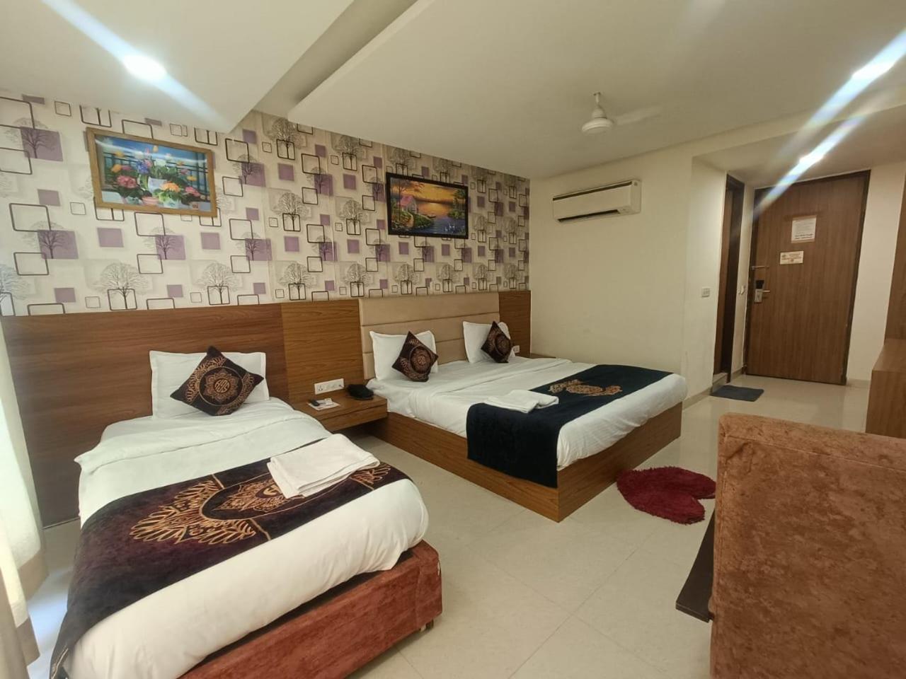 Hotel Grand Suites By D'Capitol Near Delhi Airport Ню Делхи Екстериор снимка