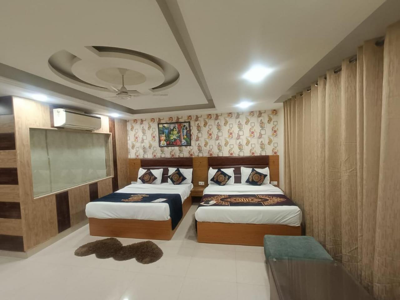 Hotel Grand Suites By D'Capitol Near Delhi Airport Ню Делхи Екстериор снимка
