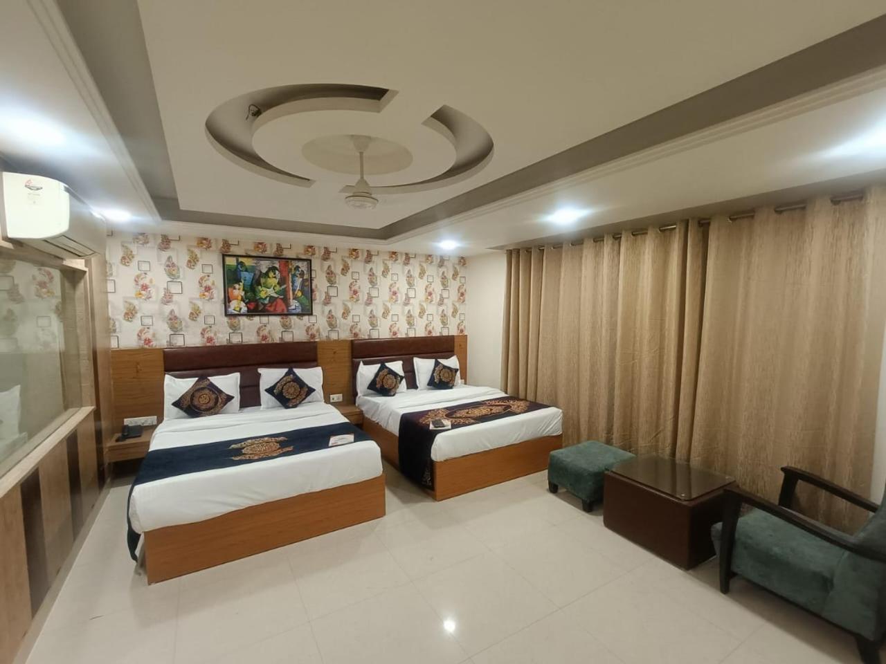 Hotel Grand Suites By D'Capitol Near Delhi Airport Ню Делхи Екстериор снимка