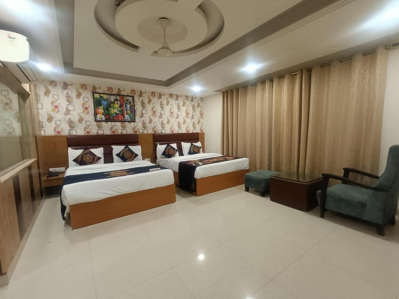 Hotel Grand Suites By D'Capitol Near Delhi Airport Ню Делхи Екстериор снимка