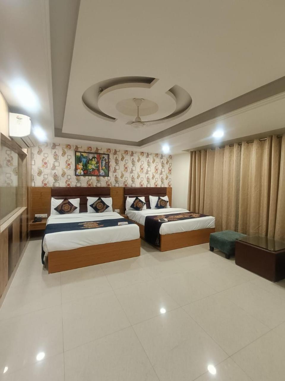 Hotel Grand Suites By D'Capitol Near Delhi Airport Ню Делхи Екстериор снимка