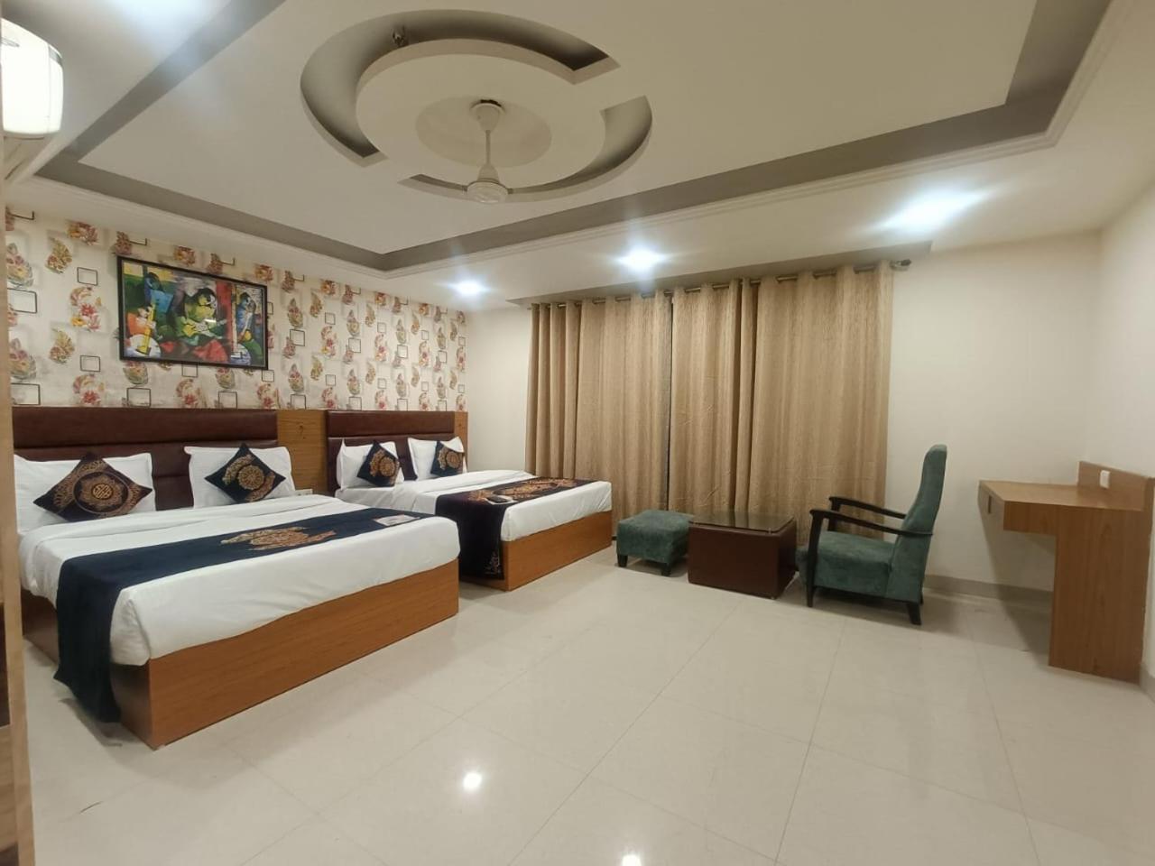 Hotel Grand Suites By D'Capitol Near Delhi Airport Ню Делхи Екстериор снимка